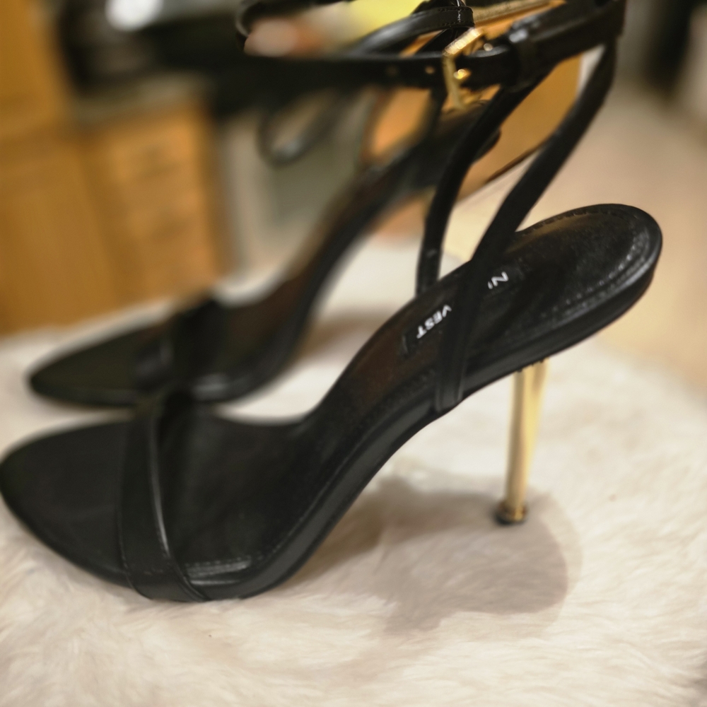 Nine West Black and Gold Women's Heels - Picture 3 of 9